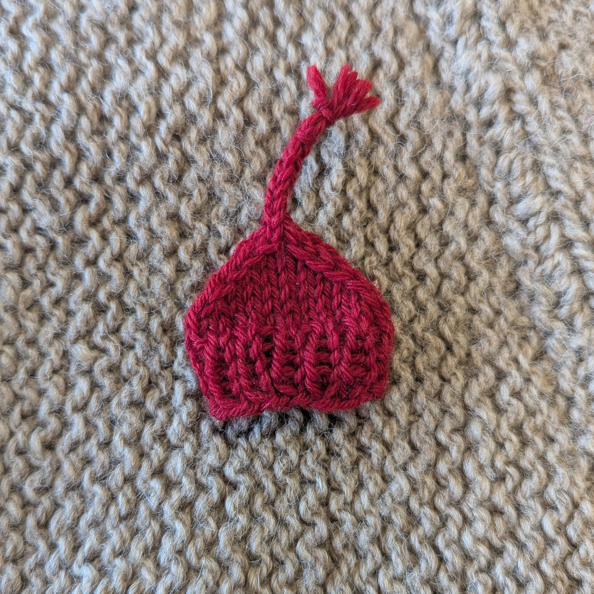 Red Pin Hat Pattern Red Hat Pins for Migrant Justice – Must Love Yarn
